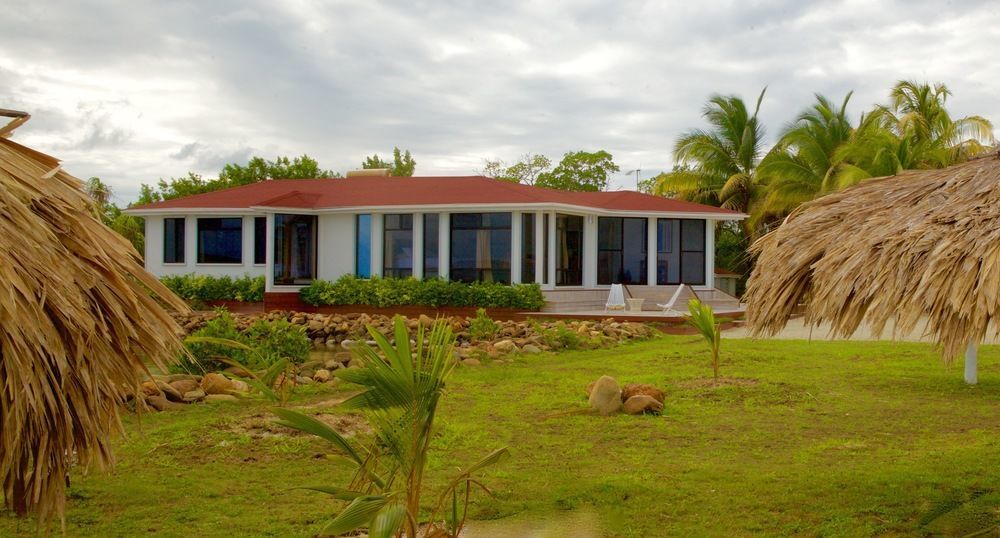 Hotel Royal Belize à Thatch Caye Extérieur photo
