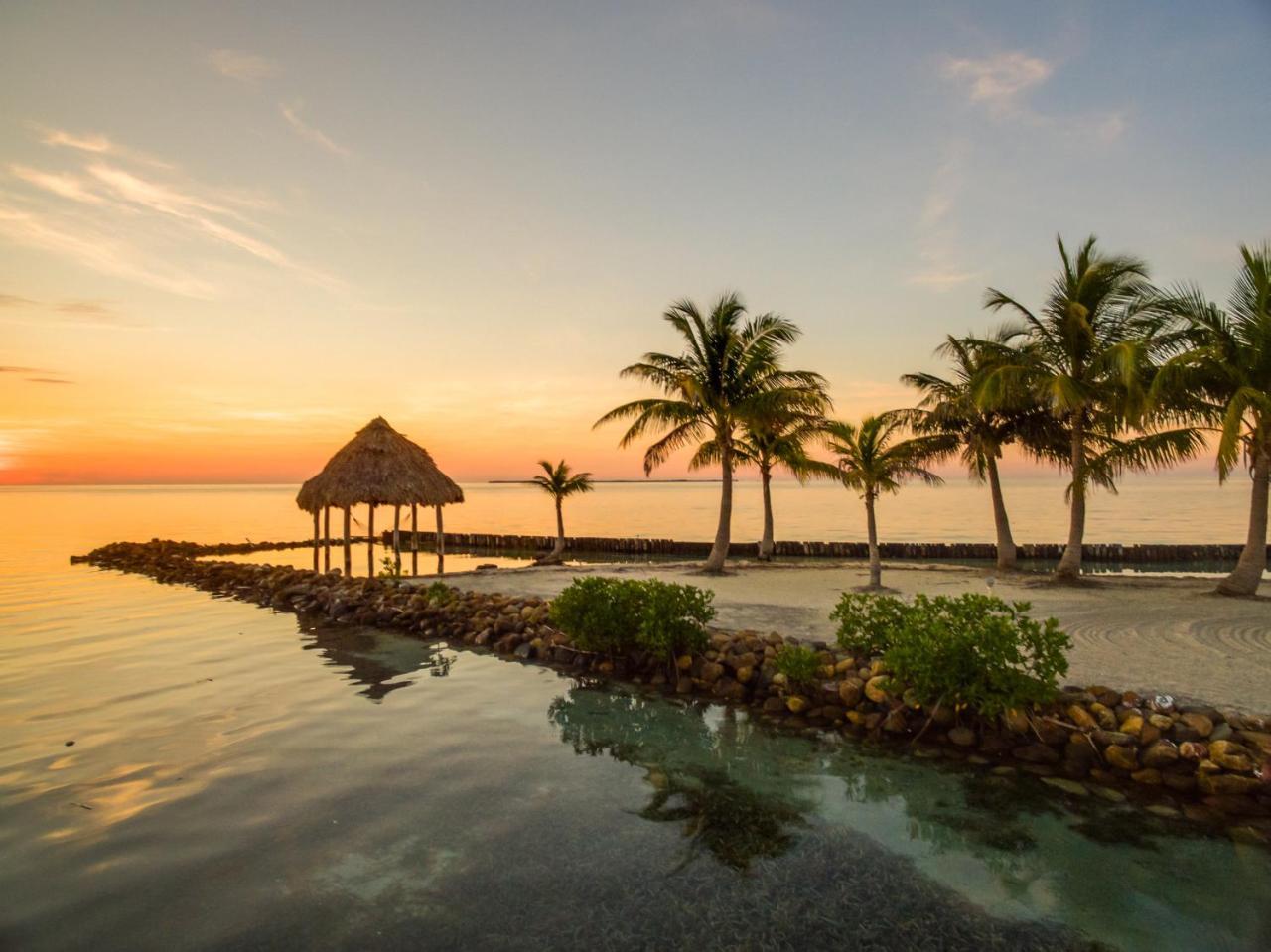 Hotel Royal Belize à Thatch Caye Extérieur photo